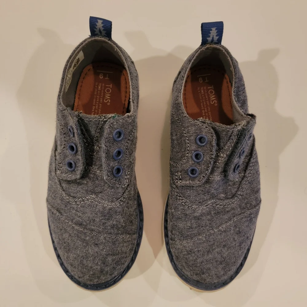 Tom's boys chambray wingtip oxford slip on dress up shoes canvas size 9
